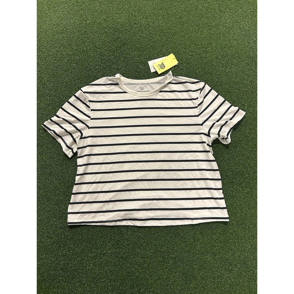 black and white all in motion striped shirt women Size Small